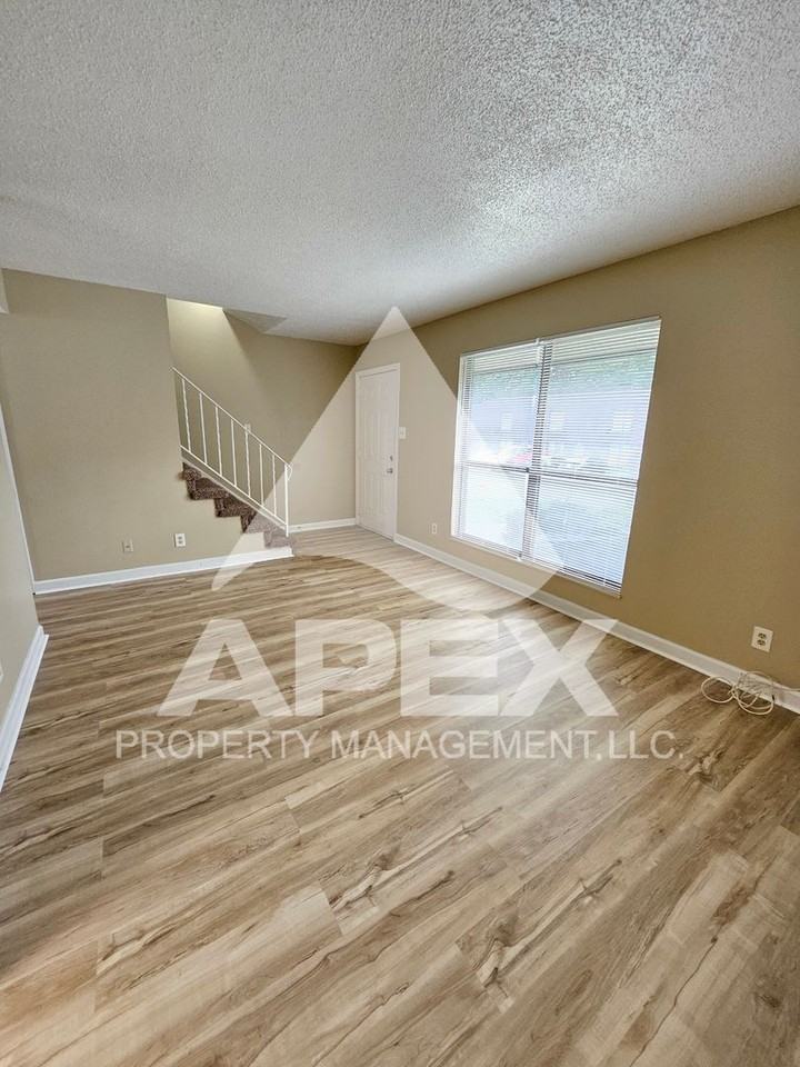 9015 Countryside Ln #A - Photo 4 of 23