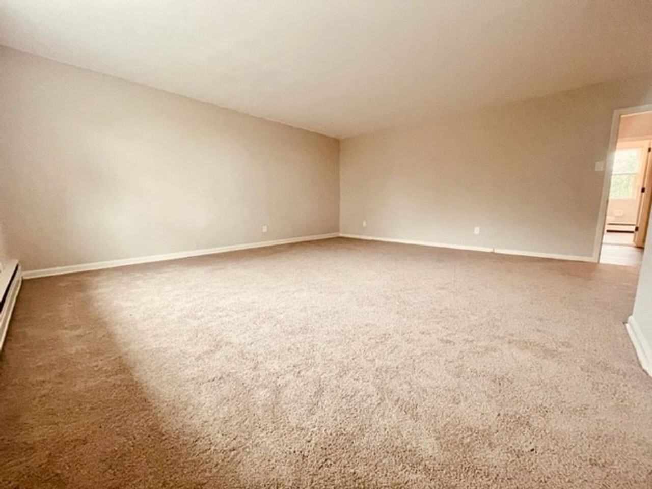 Manor House Apartments - Photo 7 of 11