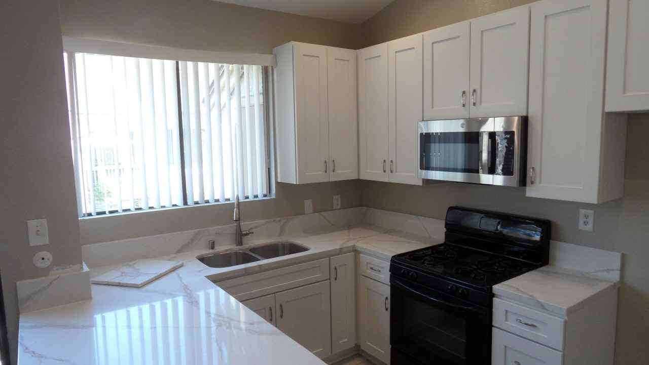 10520 10520 N. Lakeside Dr. #N - Photo 4 of 28