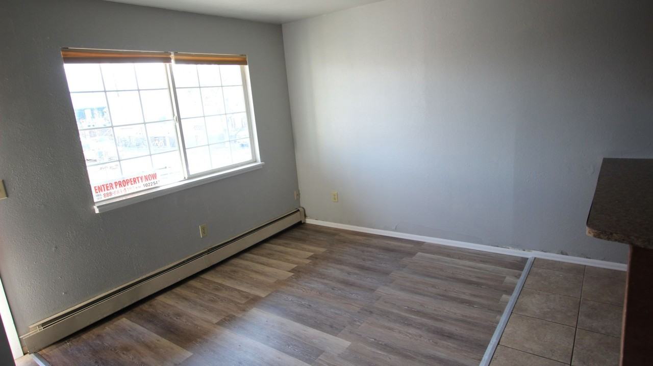 ***Rarely Available***3 bed 1 bath, 2 blocks from Colorado Mesa University - Photo 6 of 7