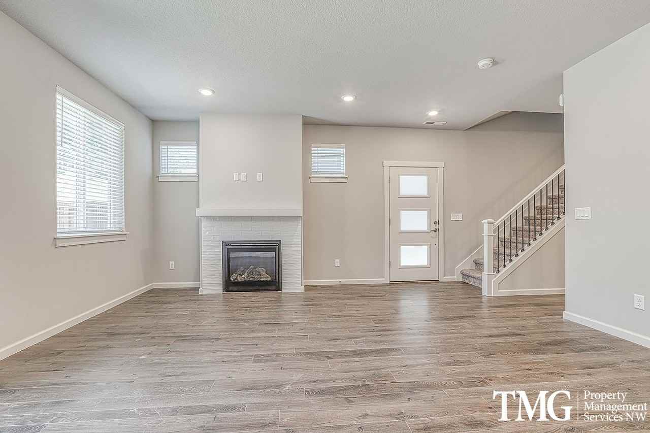 4231 S Waters Edge Way - Photo 2 of 27