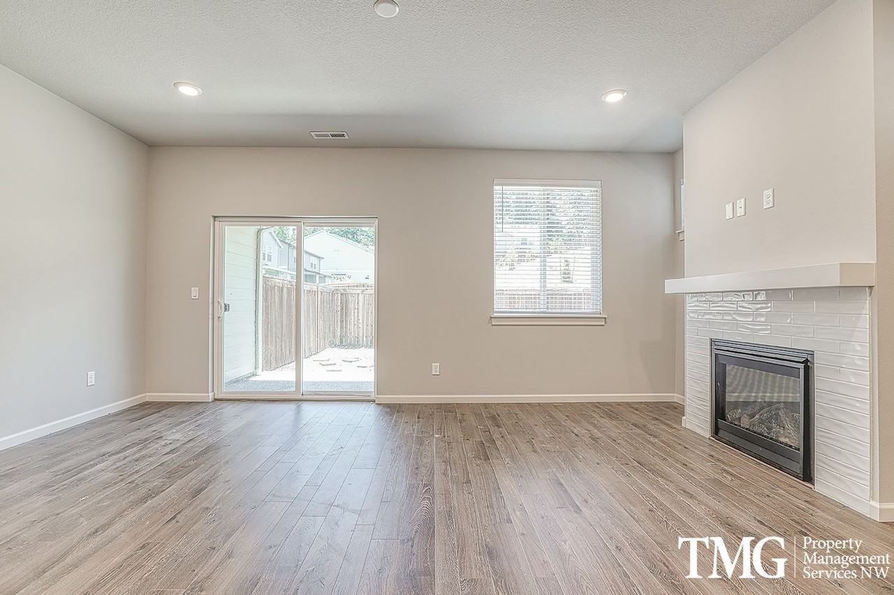 4231 S Waters Edge Way - Photo 3 of 27
