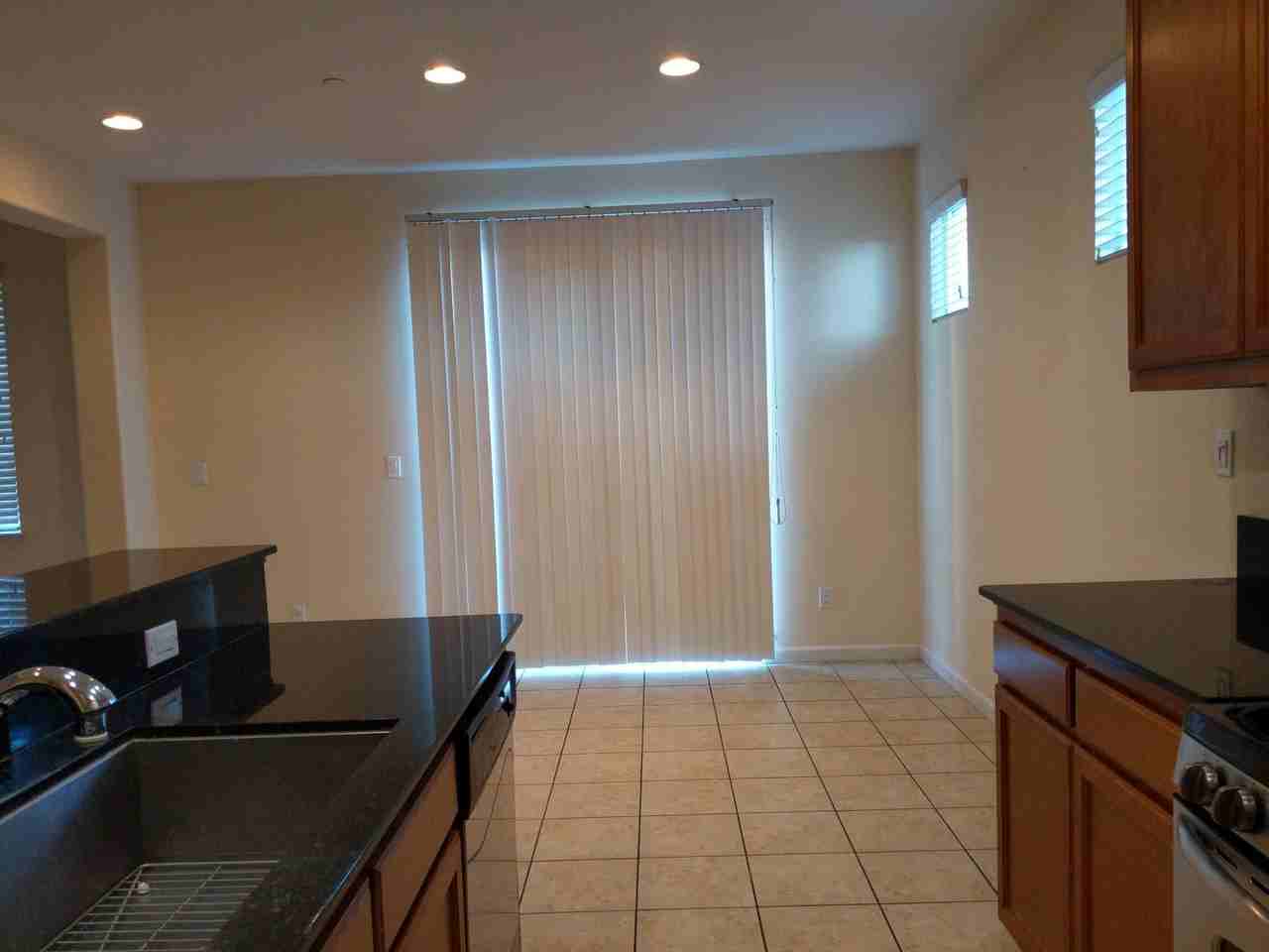 769 Embassy Cir - Photo 4 of 16