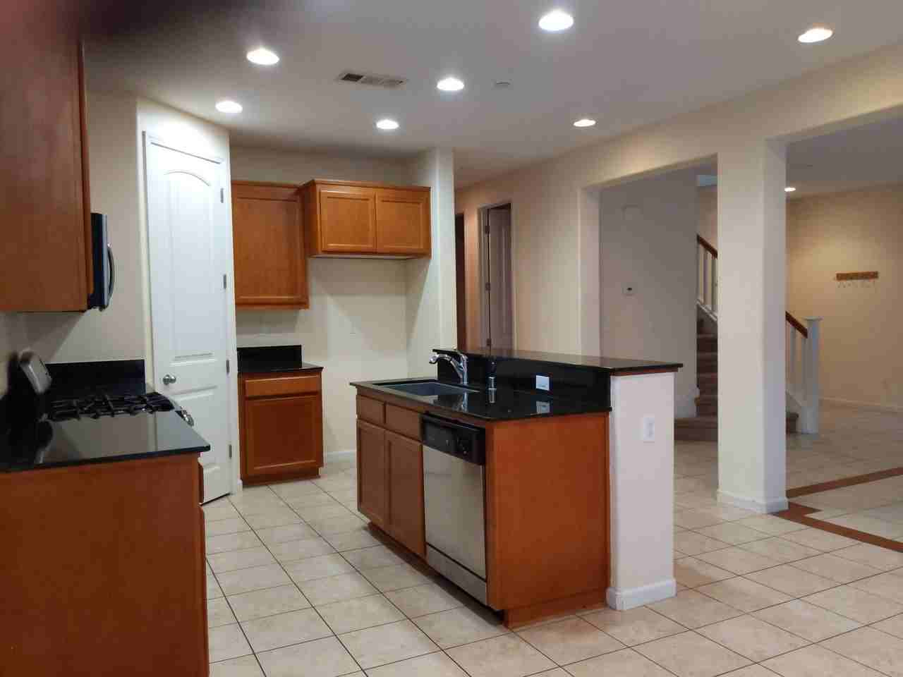769 Embassy Cir - Photo 5 of 16