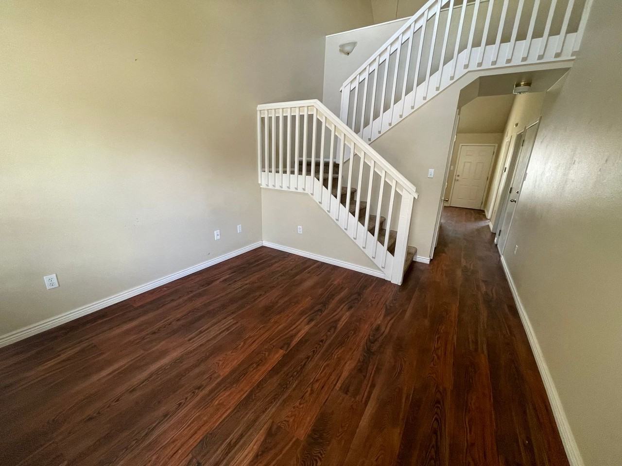 315 Hacienda Ct - Photo 3 of 10