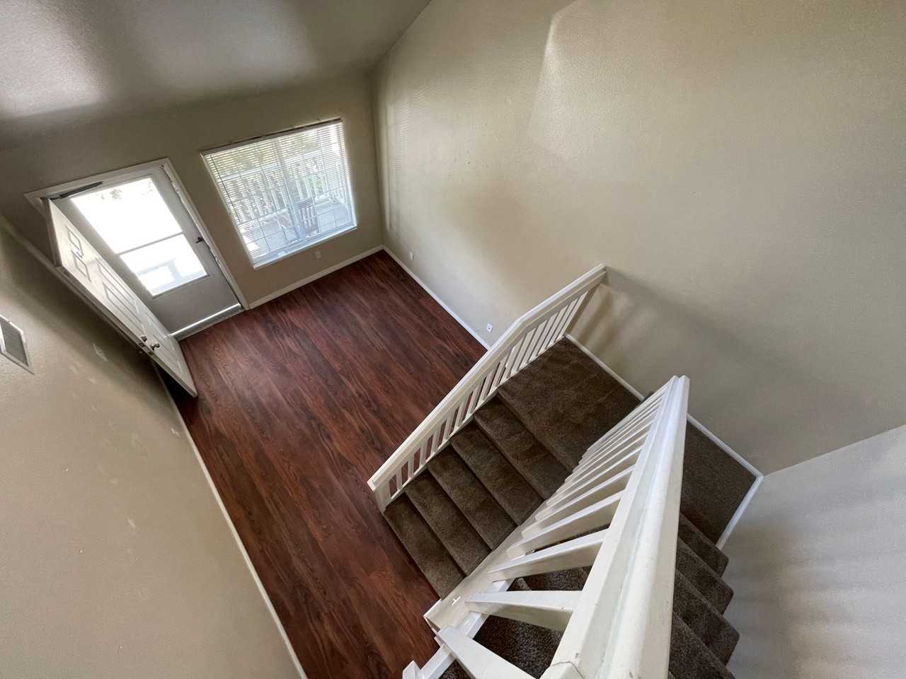 315 Hacienda Ct - Photo 2 of 10