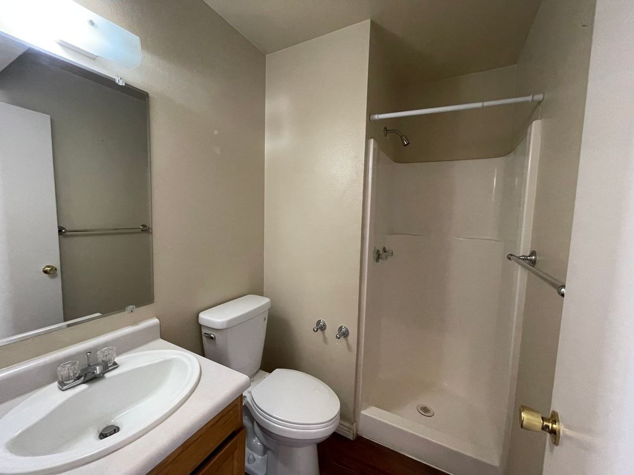 315 Hacienda Ct - Photo 5 of 10
