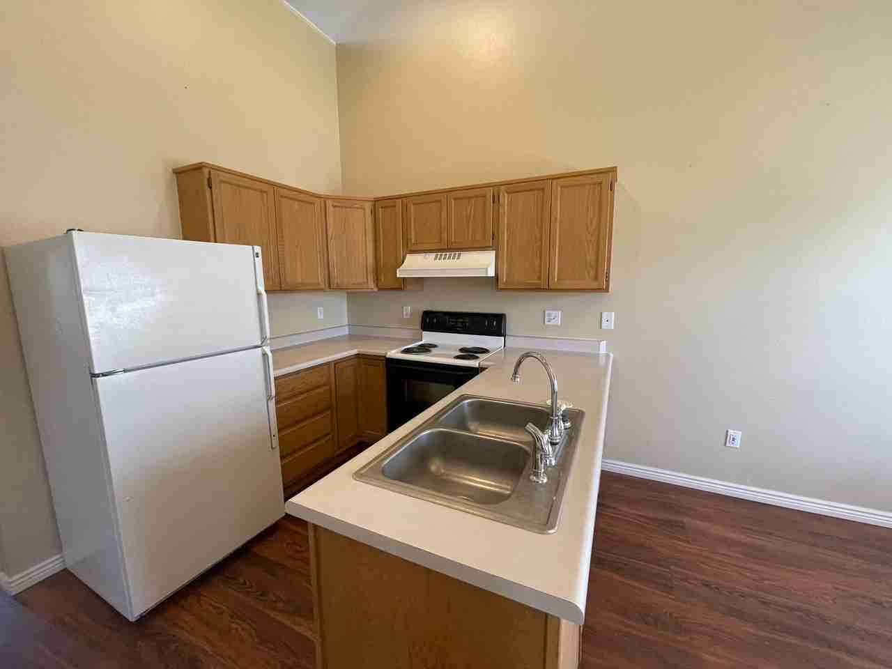 315 Hacienda Ct - Photo 7 of 10