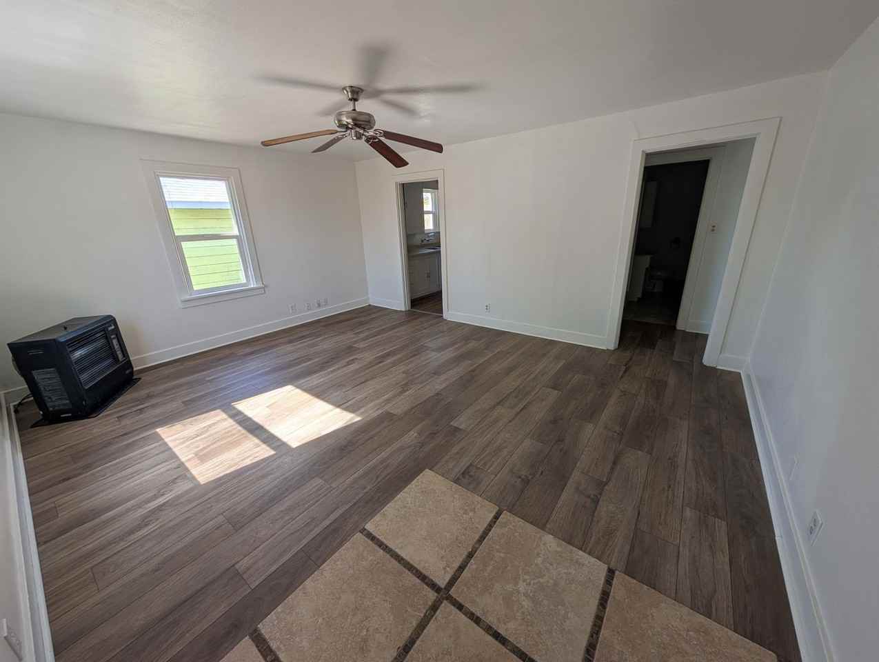 1912 Laurel St - Photo 2 of 8