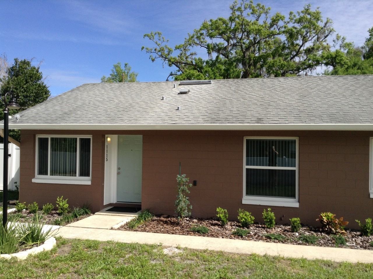 1115 Royal Palm Ave - Photo 2 of 14