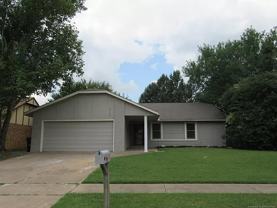 5716 S Elm Ave - Photo 1 of 1
