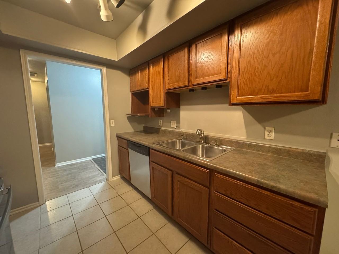 5716 S Elm Ave - Photo 3 of 19