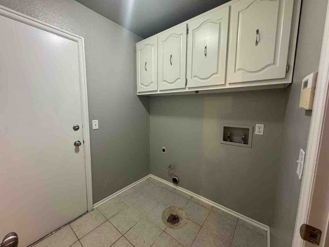 5716 S Elm Ave - Photo 6 of 19
