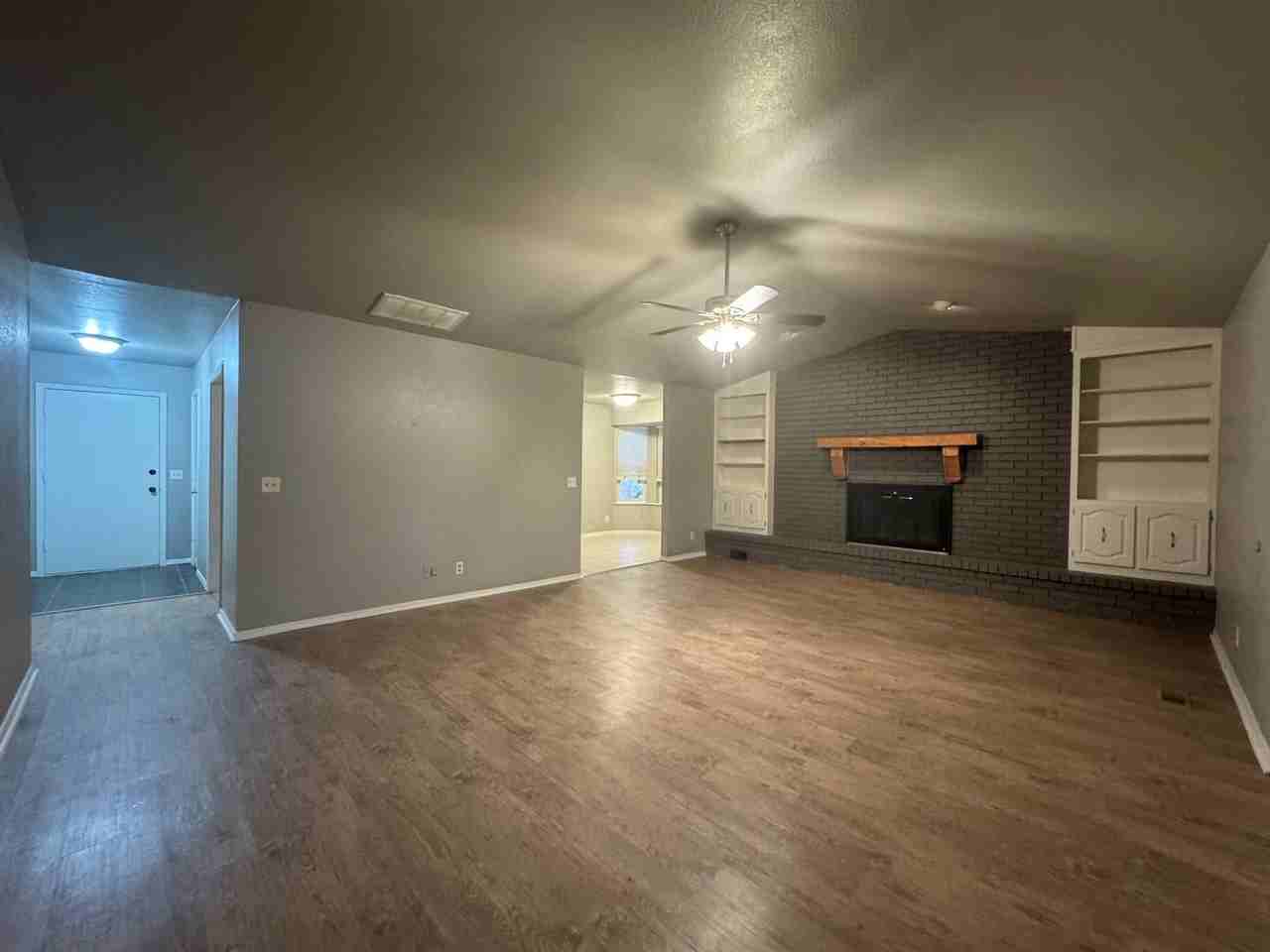 5716 S Elm Ave - Photo 7 of 19