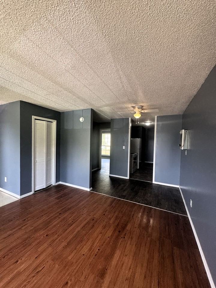 101 Dukes Dr - Photo 3 of 10