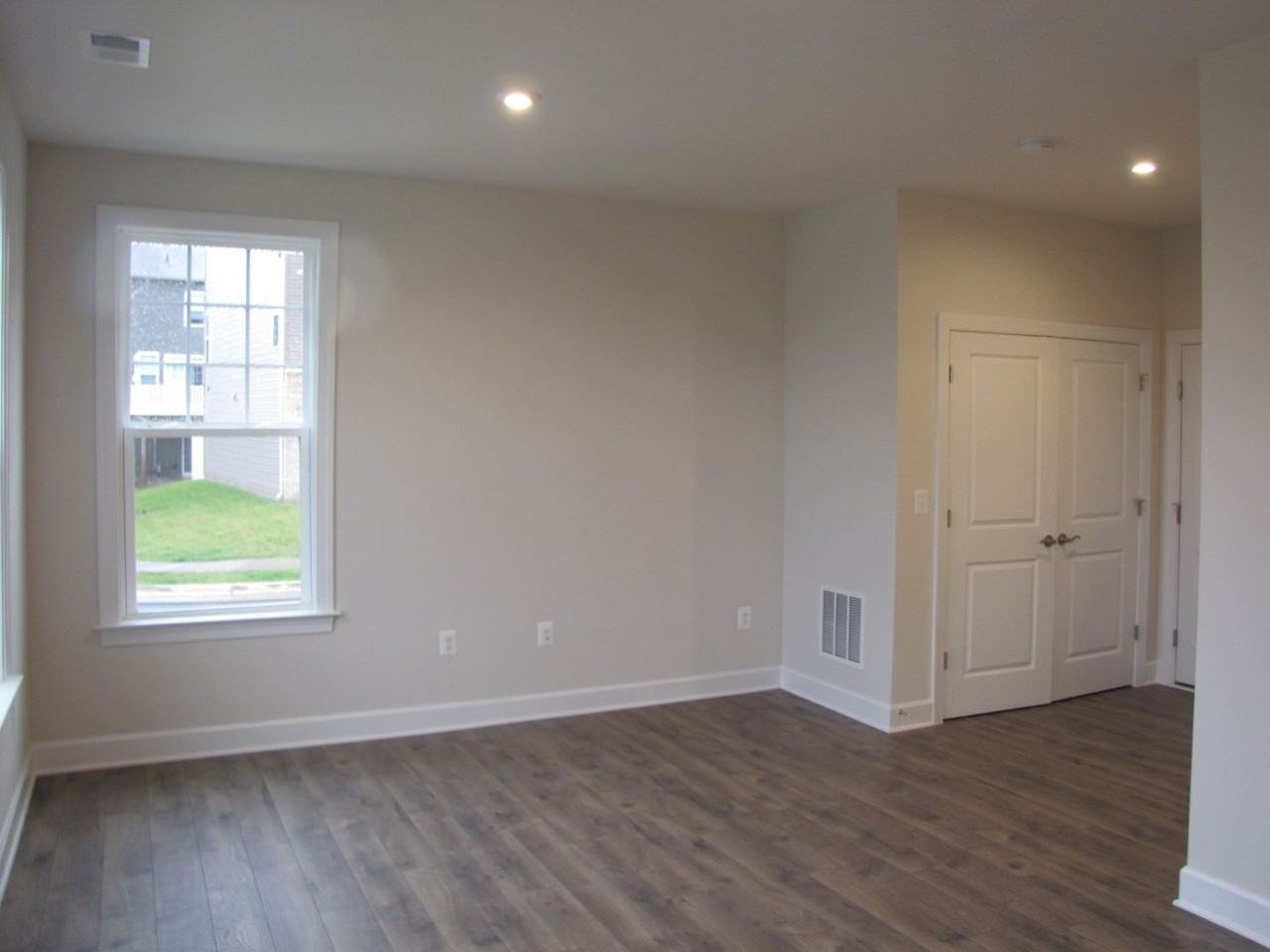 6039 Camerons Ferry Dr - Photo 3 of 18