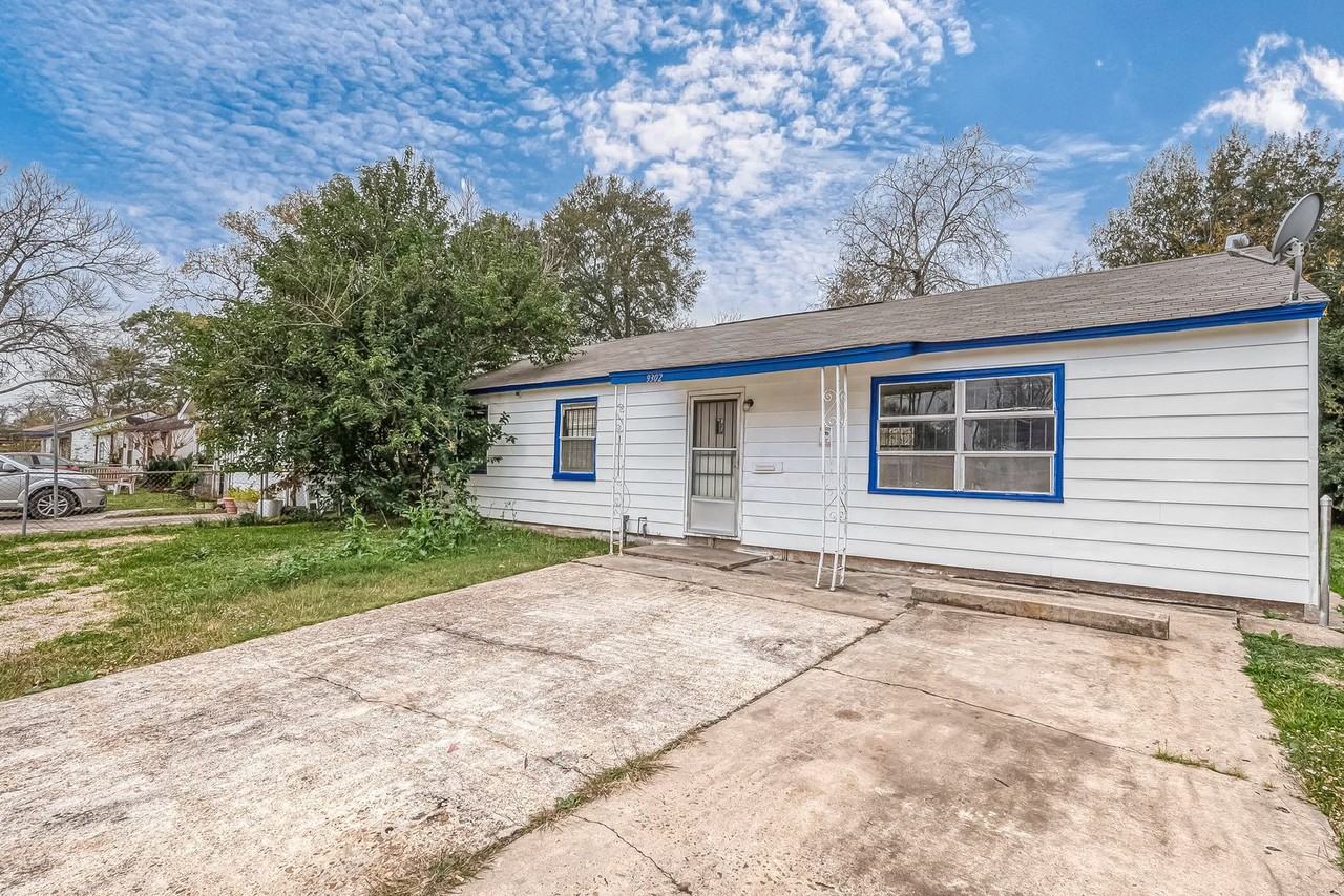 9302 Fairland Drive - Photo 2 of 16