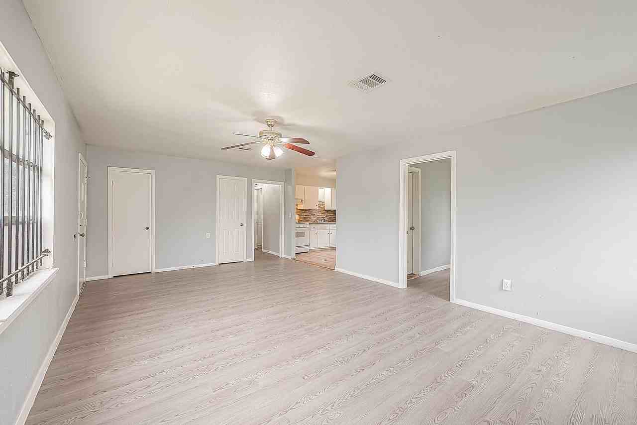 9302 Fairland Drive - Photo 5 of 16