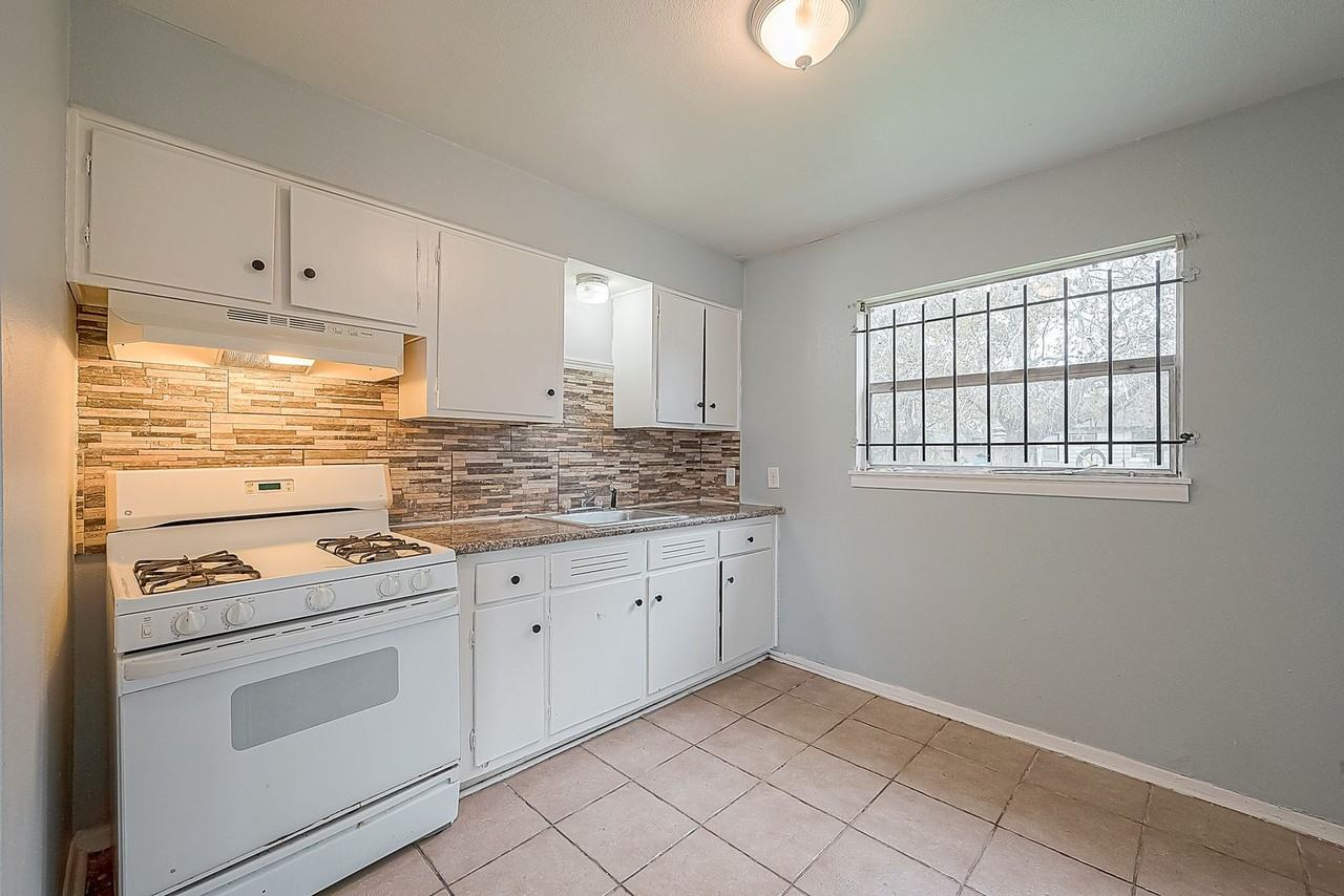 9302 Fairland Drive - Photo 6 of 16