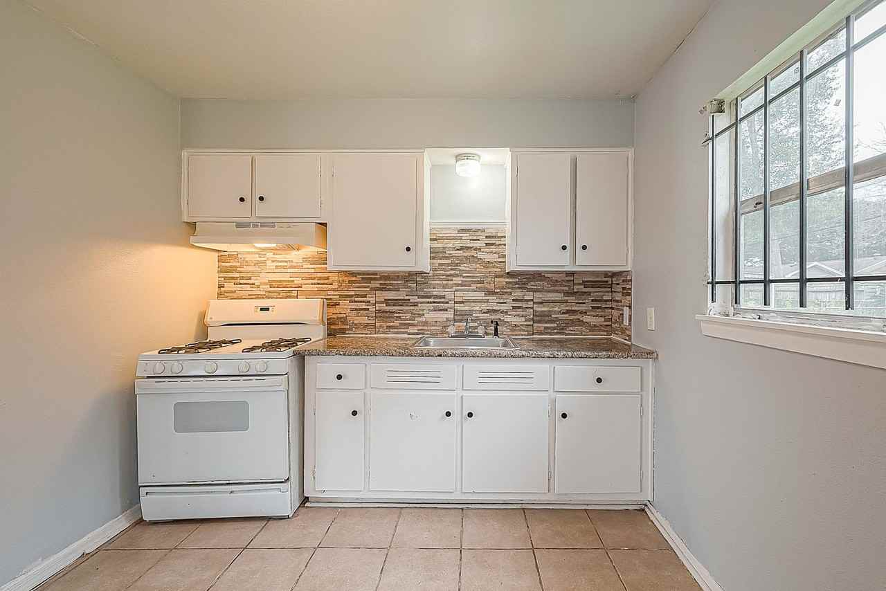 9302 Fairland Drive - Photo 7 of 16