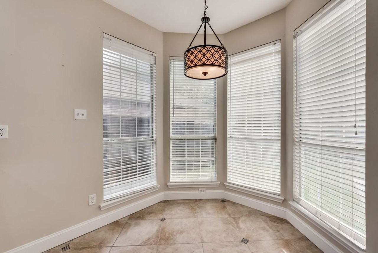 3009 Larkspur Ct - Photo 5 of 30