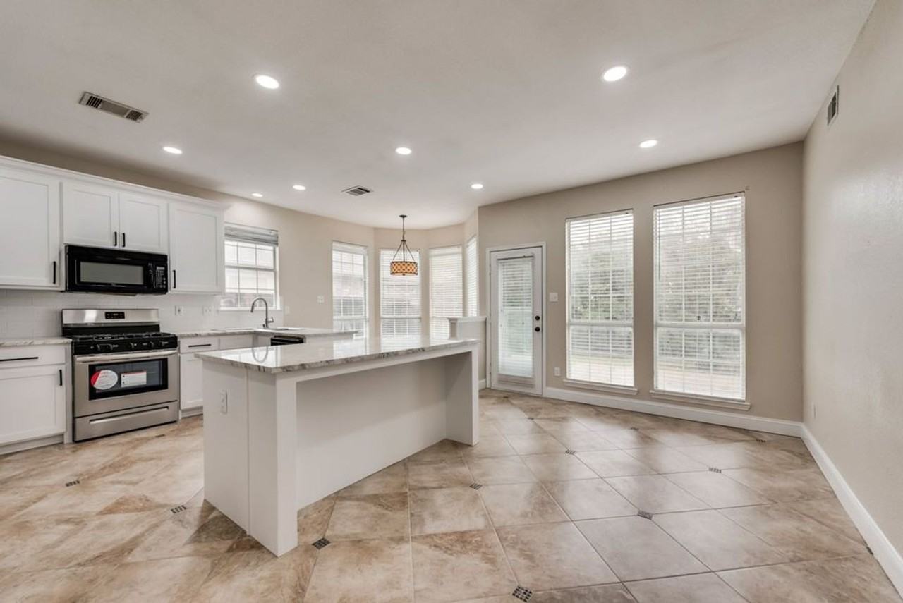 3009 Larkspur Ct - Photo 6 of 30