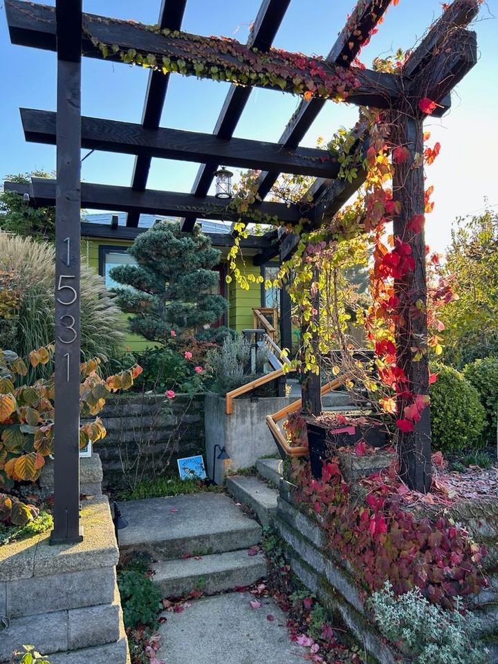 1531 Wetmore Ave - Photo 3 of 35