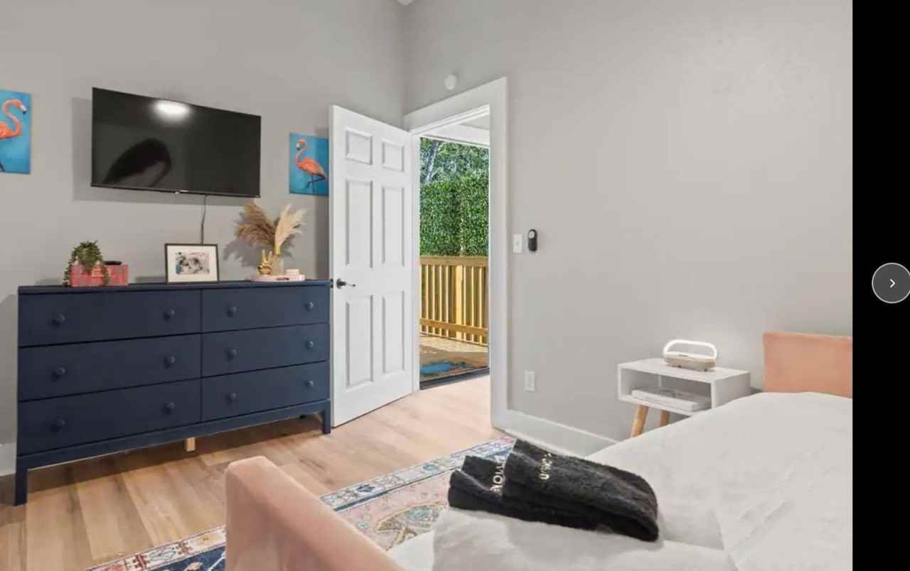 1104 E Louisiana Ave - Photo 5 of 8