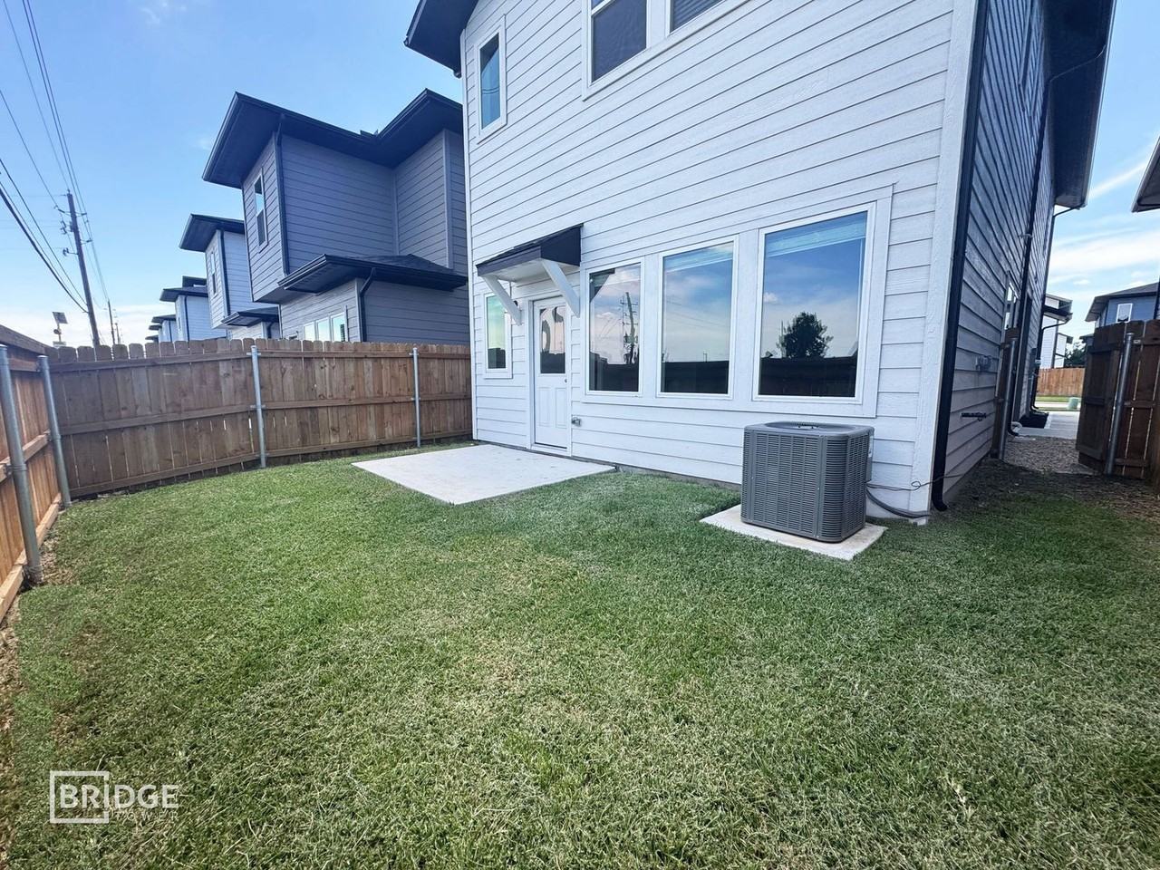 33142 Willow Heights Ln - Photo 2 of 17