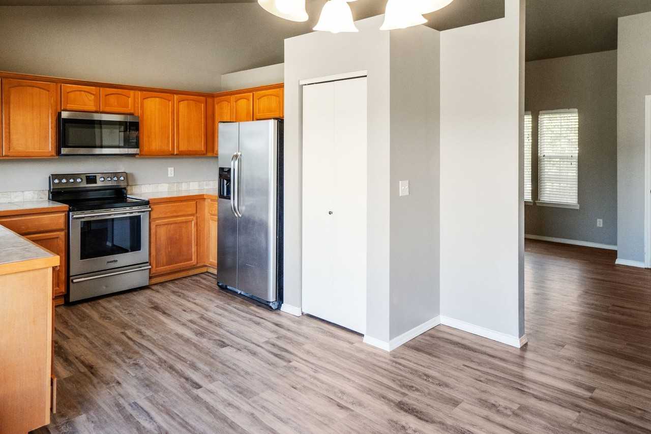 5310 S Myrtle Ln - Photo 3 of 30