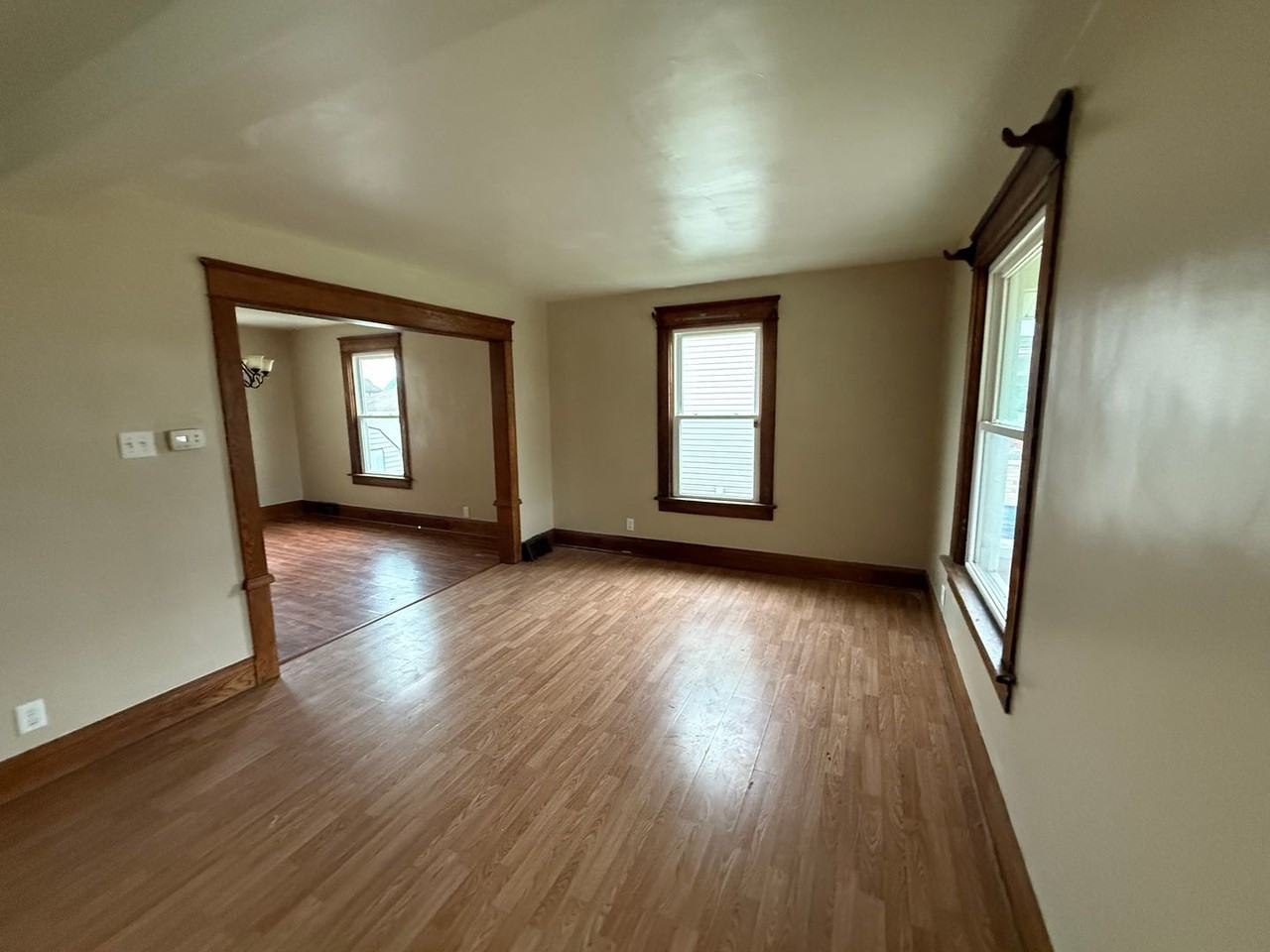 1016 Beckford St - Photo 2 of 8