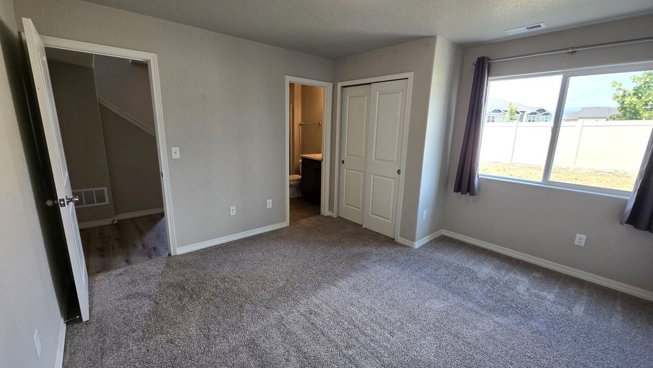 1034 Cana Grv - Photo 5 of 26