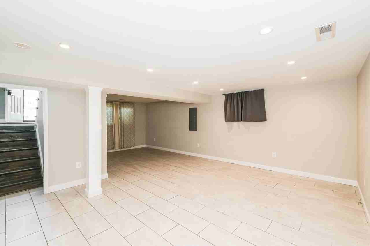 6805 Pepper St - Photo 6 of 21