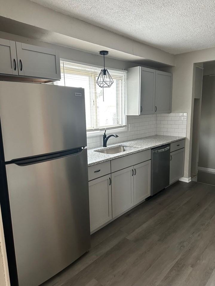 24 W Colgate Ave - Photo 3 of 23