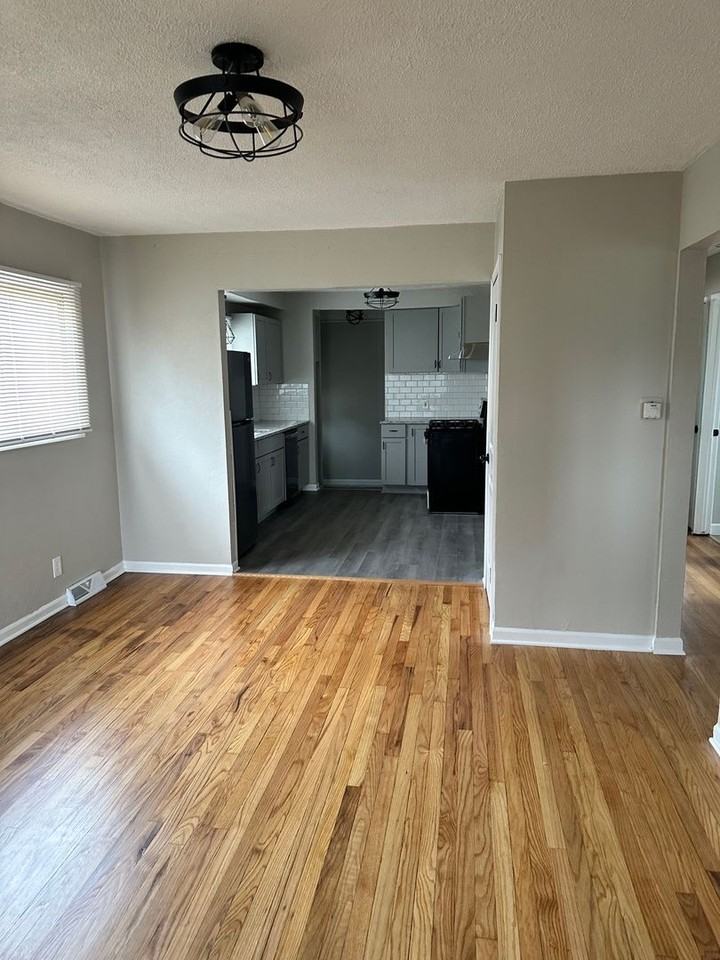 24 W Colgate Ave - Photo 2 of 23