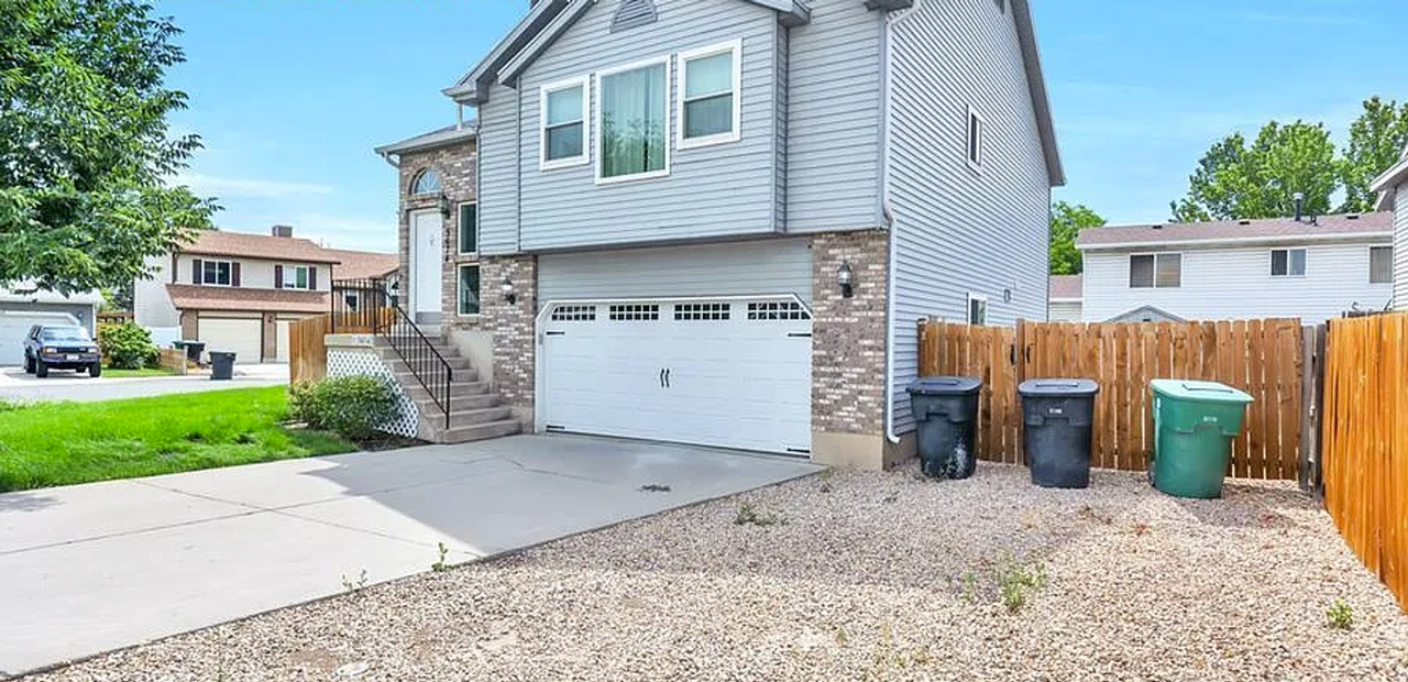 5674 S Magic Isle Ln - Photo 3 of 20