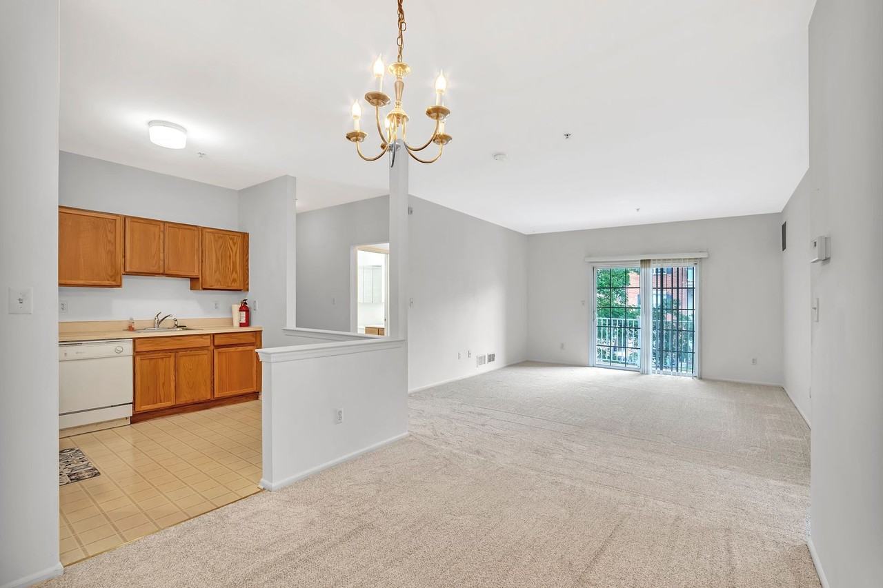 524 Coppola Dr - Photo 2 of 15