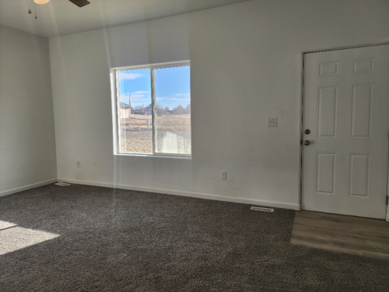 710 E Hahns Peak Ave - Photo 5 of 12