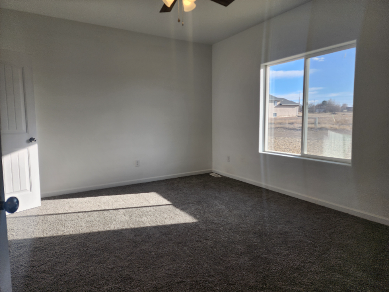 710 E Hahns Peak Ave - Photo 6 of 12