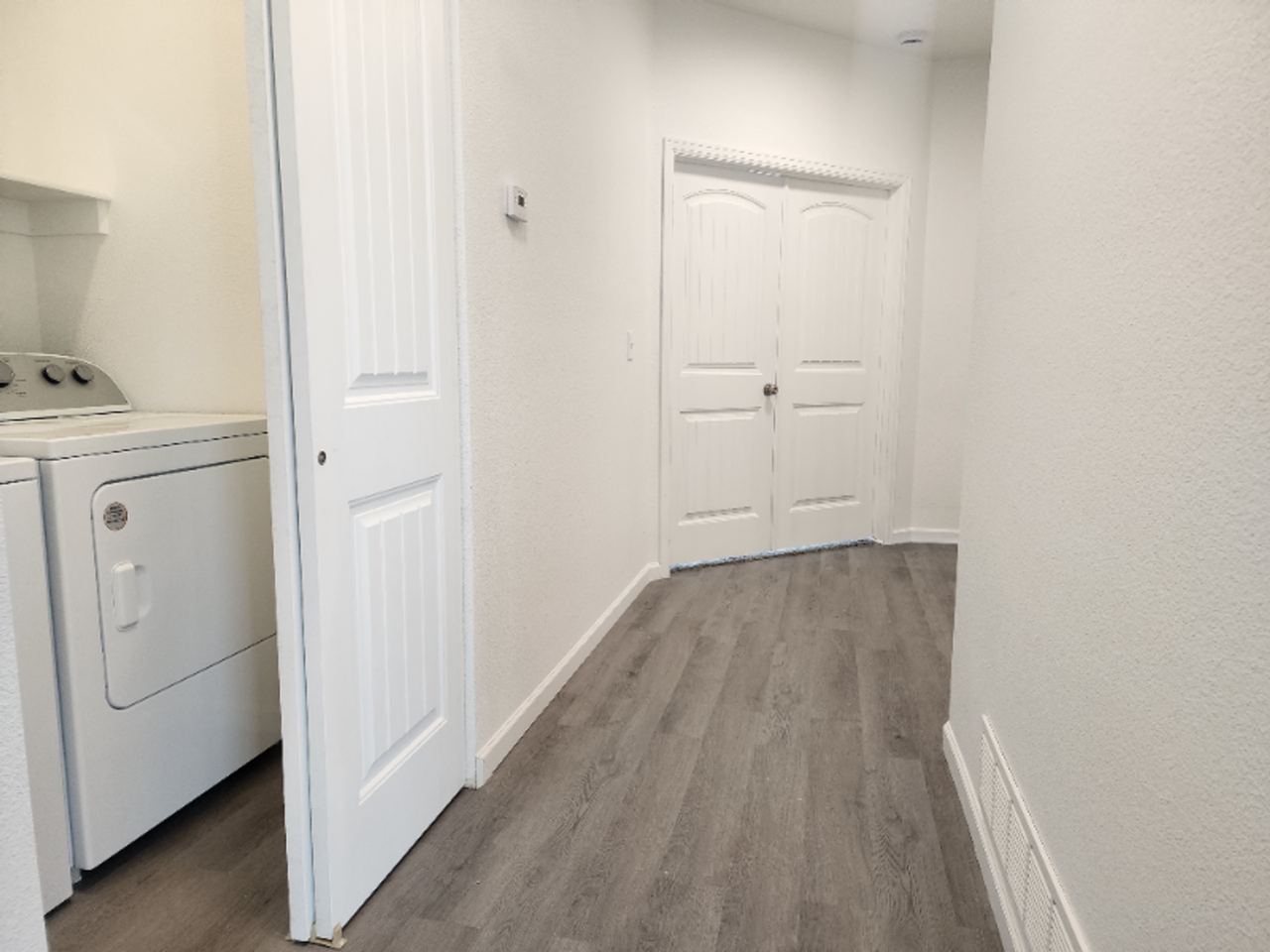 710 E Hahns Peak Ave - Photo 7 of 12