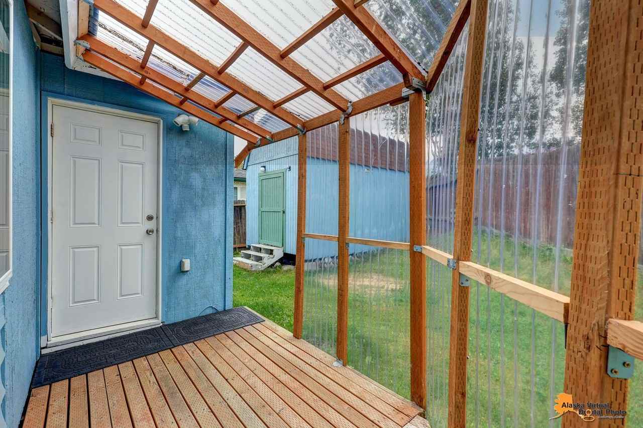 7620 Regal Mountain Dr - Photo 3 of 36