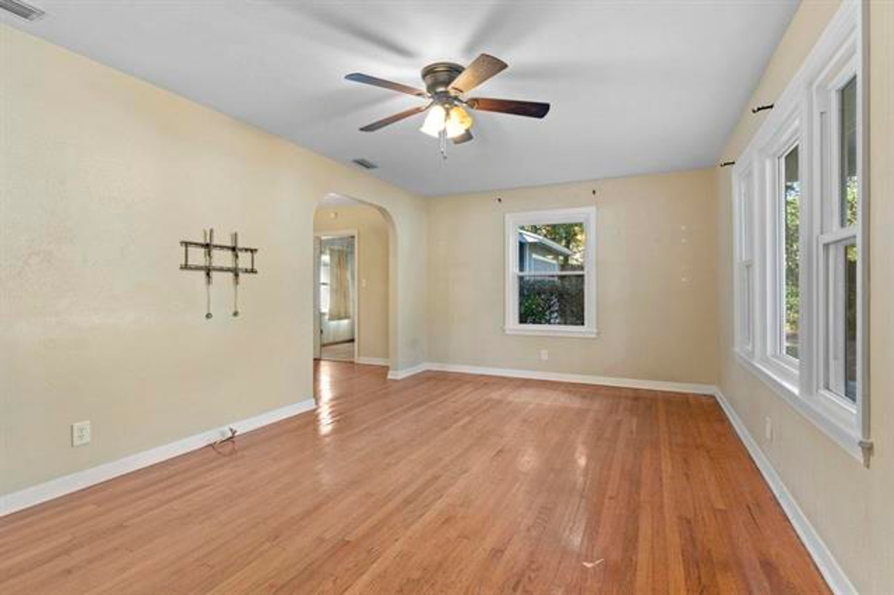 1216 Carraway St - Photo 4 of 21