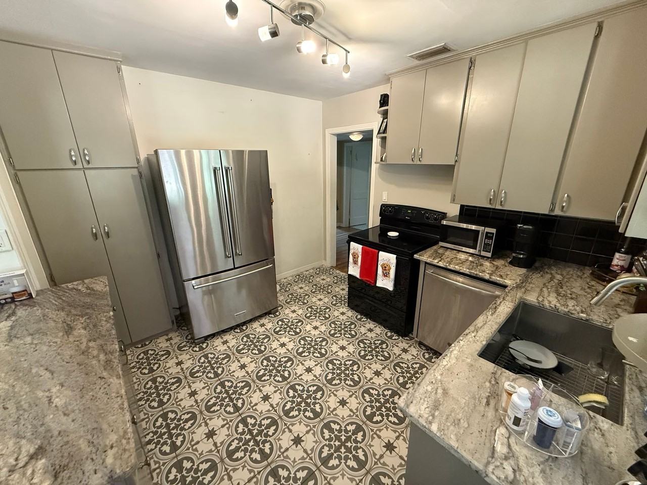 1216 Carraway St - Photo 7 of 21