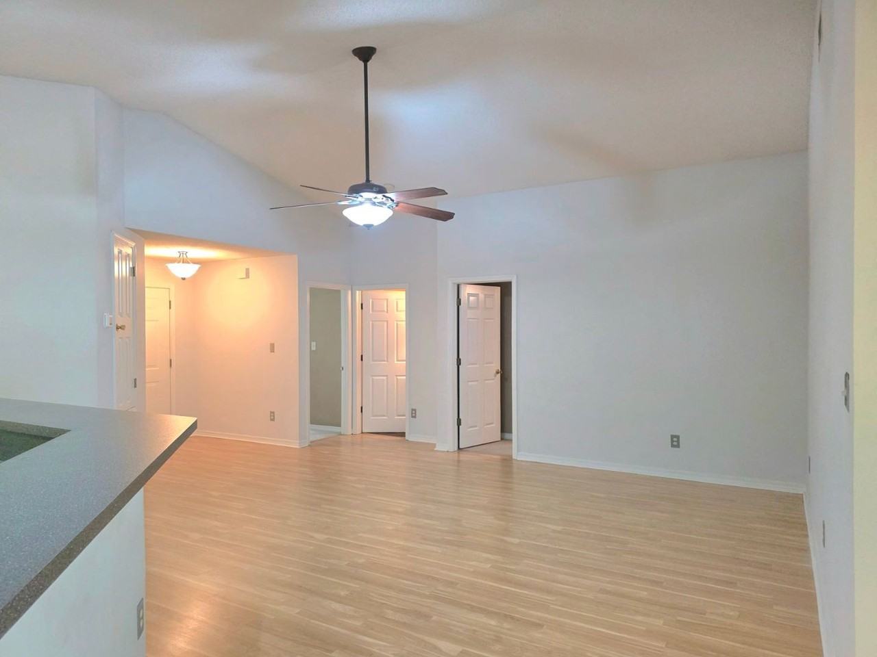 1059 Simpson St - Photo 2 of 32