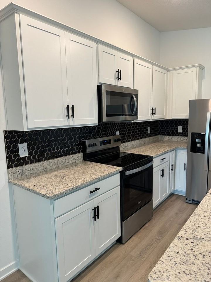 5761 Deep River Ave - Photo 3 of 16