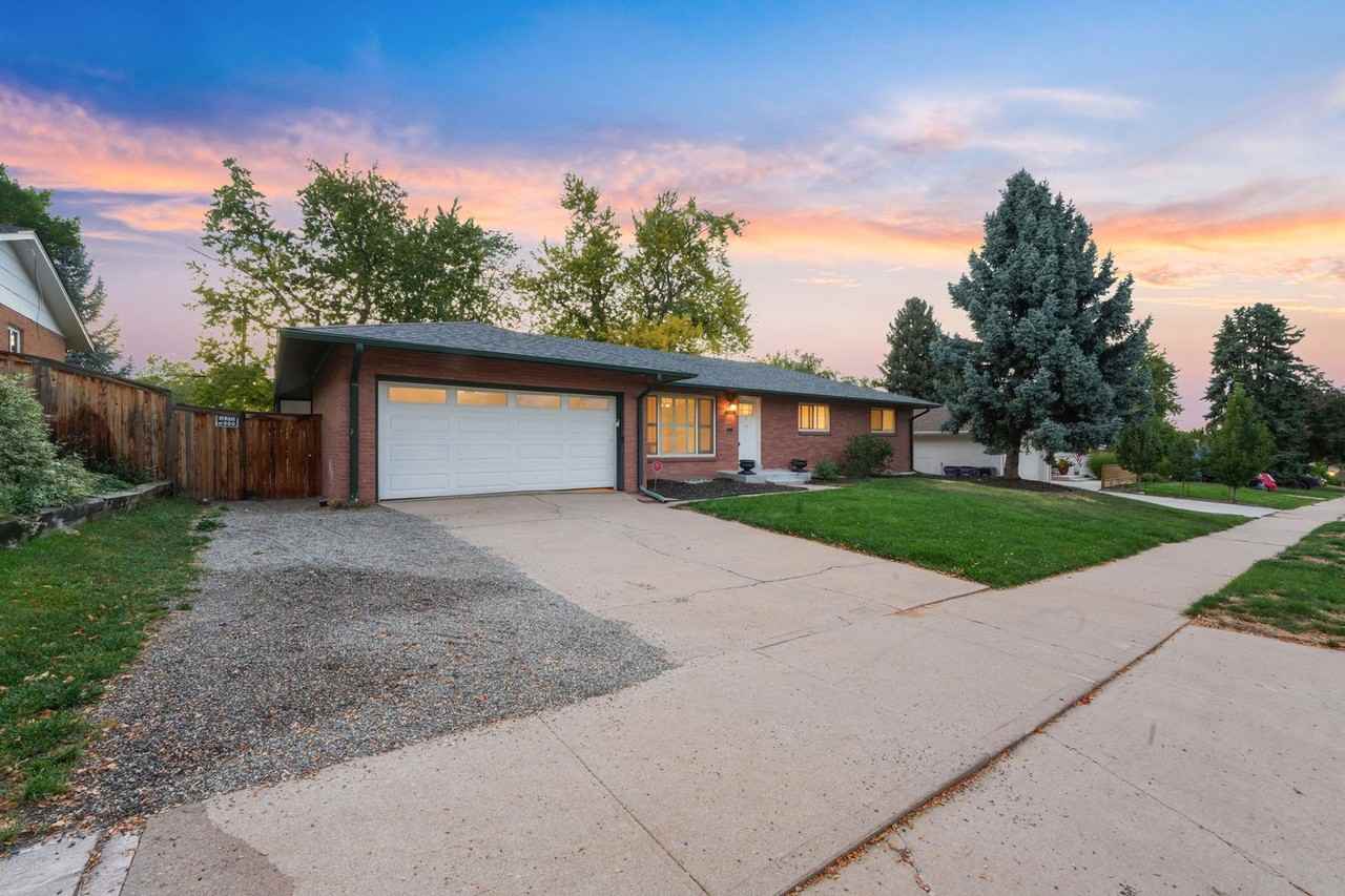 3565 S Holly St - Photo 2 of 31