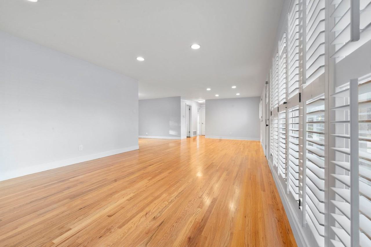 3565 S Holly St - Photo 7 of 31