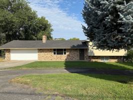 featured image of 204 Hillcrest Dr