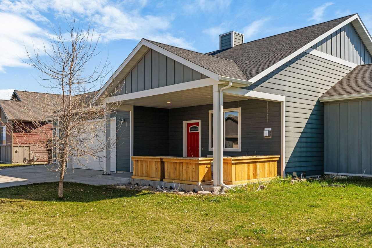 1604 Drummond Blvd - Photo 2 of 31