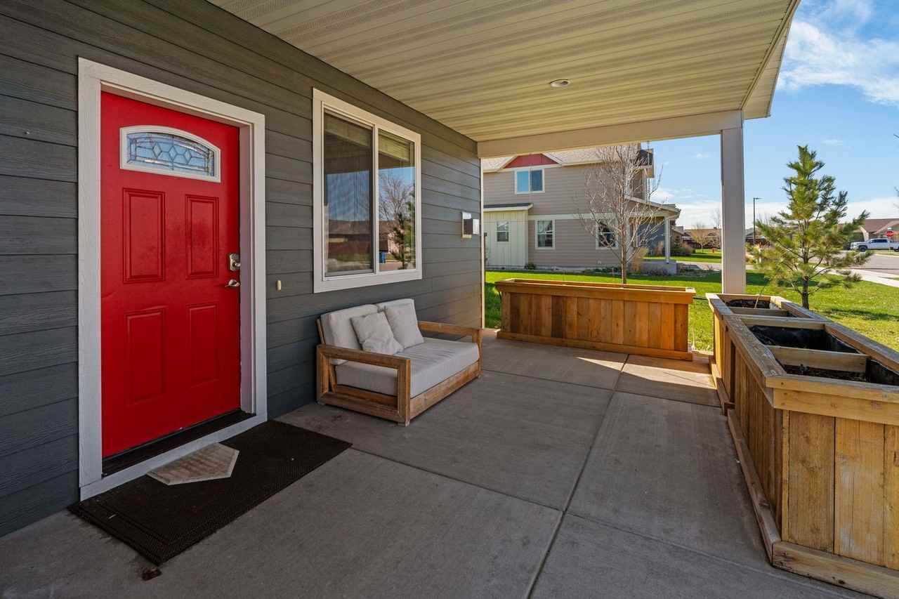 1604 Drummond Blvd - Photo 4 of 31